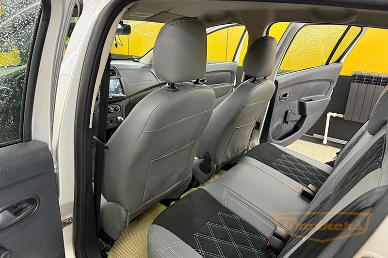 Авточехлы для Renault Sandero 2 серии "Alcantara" - серая эко-кожа, серая строчка, ромбы, продление алькантары