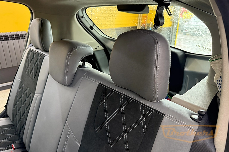 Авточехлы для Renault Sandero 2 серии "Alcantara" - серая эко-кожа, серая строчка, ромбы, продление алькантары