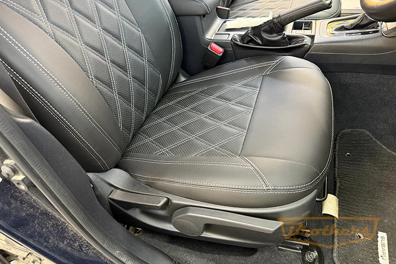 Чехлы для Subaru Impreza 4, 2014 - 2016 серии "Premium" - серая строчка, ромбы Чехлы для Subaru Impreza 4, 2014 - 2016 серии "Premium" - серая строчка, ромбы