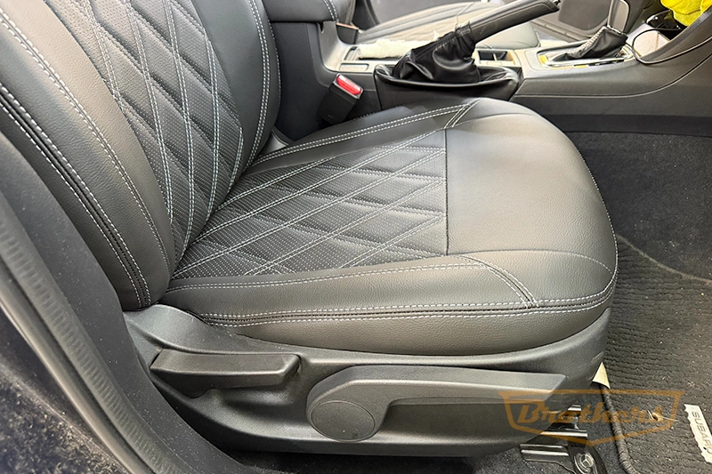 Чехлы для Subaru Impreza 4, 2014 - 2016 серии "Premium" - серая строчка, ромбы Чехлы для Subaru Impreza 4, 2014 - 2016 серии "Premium" - серая строчка, ромбы