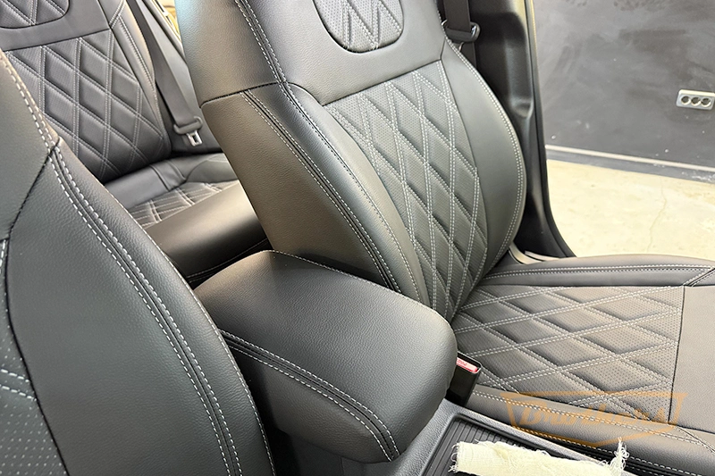 Чехлы для Subaru Impreza 4, 2014 - 2016 серии "Premium" - серая строчка, ромбы Чехлы для Subaru Impreza 4, 2014 - 2016 серии "Premium" - серая строчка, ромбы