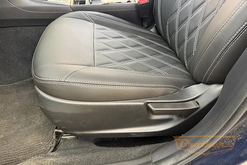 Чехлы для Subaru Impreza 4, 2014 - 2016 серии "Premium" - серая строчка, ромбы Чехлы для Subaru Impreza 4, 2014 - 2016 серии "Premium" - серая строчка, ромбы