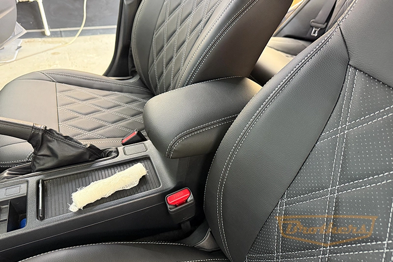 Чехлы для Subaru Impreza 4, 2014 - 2016 серии "Premium" - серая строчка, ромбы Чехлы для Subaru Impreza 4, 2014 - 2016 серии "Premium" - серая строчка, ромбы