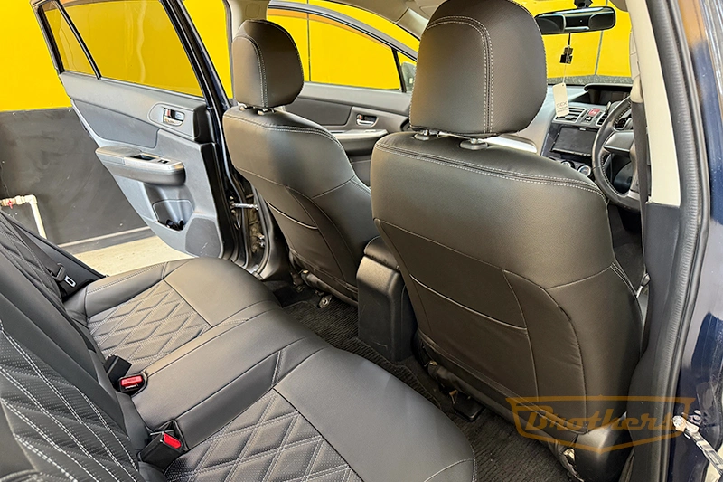 Чехлы для Subaru Impreza 4, 2014 - 2016 серии "Premium" - серая строчка, ромбы Чехлы для Subaru Impreza 4, 2014 - 2016 серии "Premium" - серая строчка, ромбы