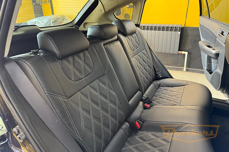 Чехлы для Subaru Impreza 4, 2014 - 2016 серии "Premium" - серая строчка, ромбы Чехлы для Subaru Impreza 4, 2014 - 2016 серии "Premium" - серая строчка, ромбы