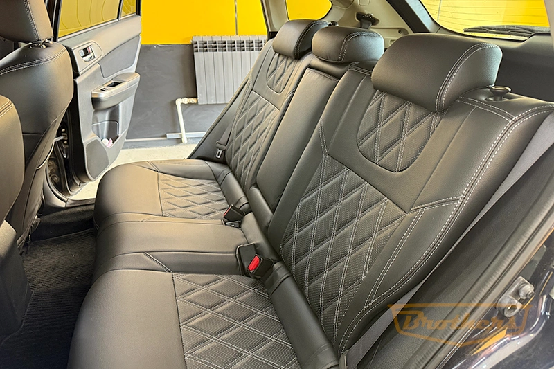 Чехлы для Subaru Impreza 4, 2014 - 2016 серии "Premium" - серая строчка, ромбы Чехлы для Subaru Impreza 4, 2014 - 2016 серии "Premium" - серая строчка, ромбы