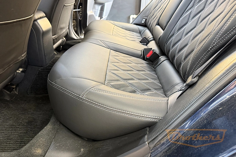 Чехлы для Subaru Impreza 4, 2014 - 2016 серии "Premium" - серая строчка, ромбы Чехлы для Subaru Impreza 4, 2014 - 2016 серии "Premium" - серая строчка, ромбы