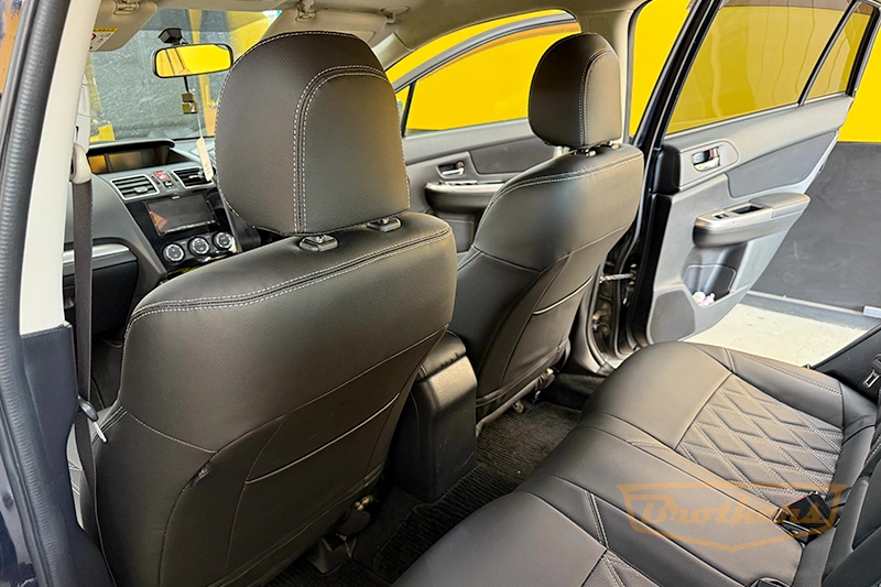 Чехлы для Subaru Impreza 4, 2014 - 2016 серии "Premium" - серая строчка, ромбы Чехлы для Subaru Impreza 4, 2014 - 2016 серии "Premium" - серая строчка, ромбы