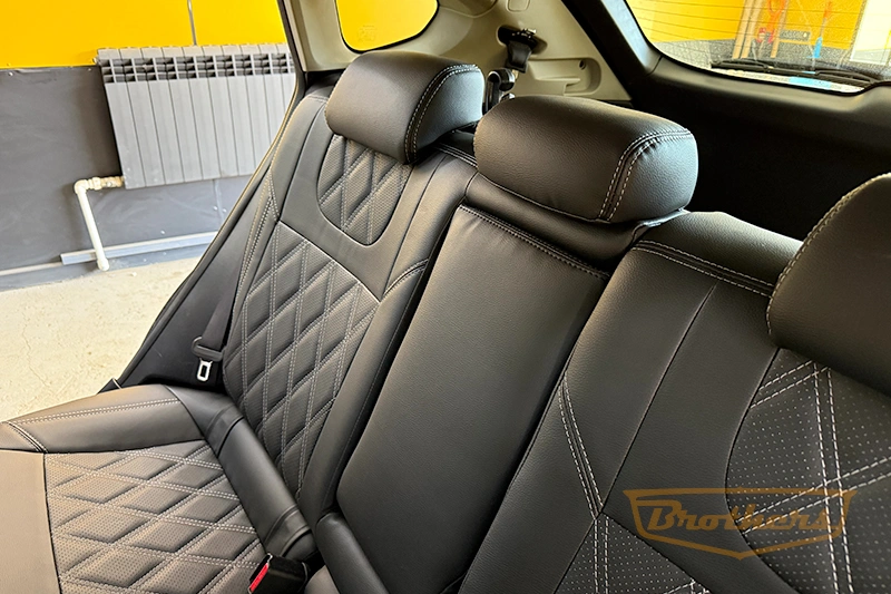 Чехлы для Subaru Impreza 4, 2014 - 2016 серии "Premium" - серая строчка, ромбы Чехлы для Subaru Impreza 4, 2014 - 2016 серии "Premium" - серая строчка, ромбы