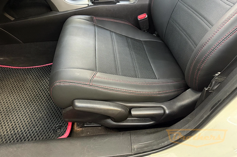 Авточехлы для Honda Accord (Хонда Аккорд) 8, серии "Premium" - красная строчка