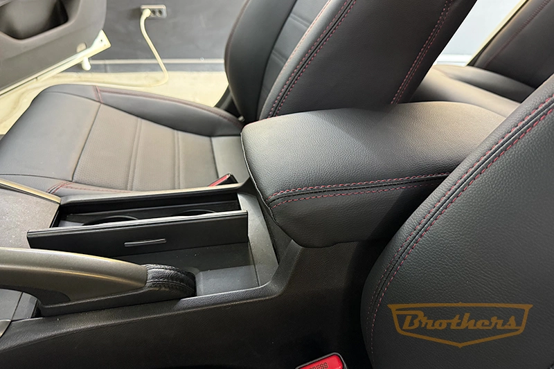 Авточехлы для Honda Accord (Хонда Аккорд) 8, серии "Premium" - красная строчка