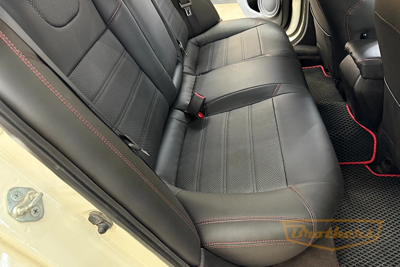 Авточехлы для Honda Accord (Хонда Аккорд) 8, серии "Premium" - красная строчка