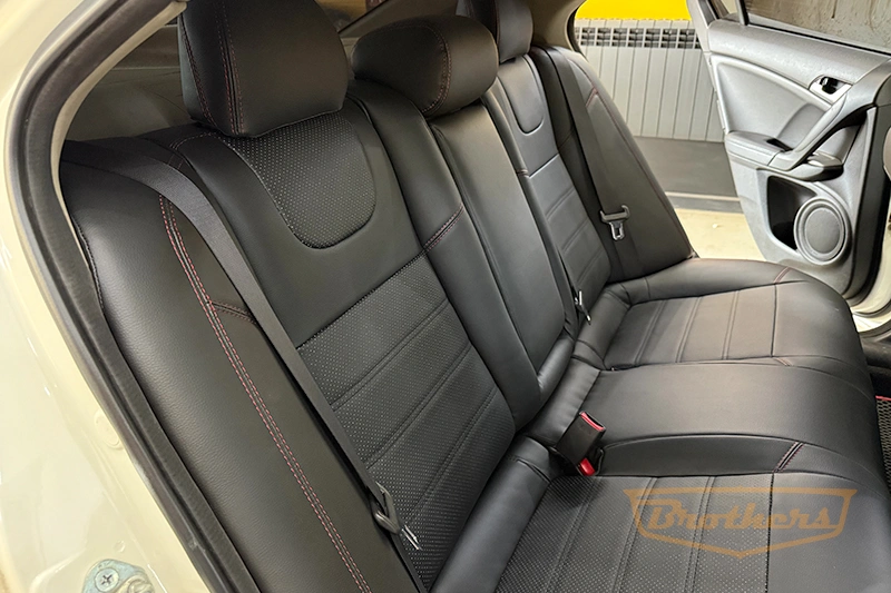 Авточехлы для Honda Accord (Хонда Аккорд) 8, серии "Premium" - красная строчка