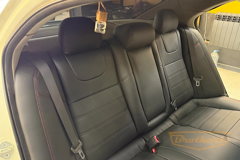 Авточехлы для Honda Accord (Хонда Аккорд) 8, серии "Premium" - красная строчка