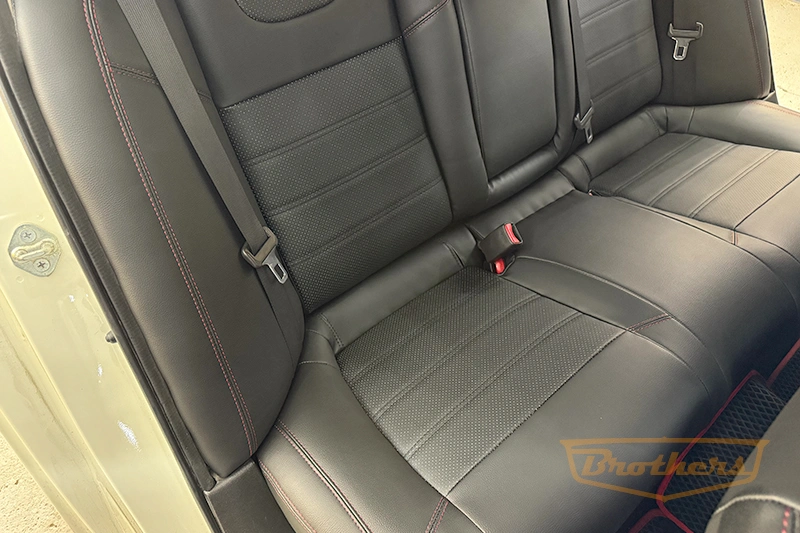 Авточехлы для Honda Accord (Хонда Аккорд) 8, серии "Premium" - красная строчка