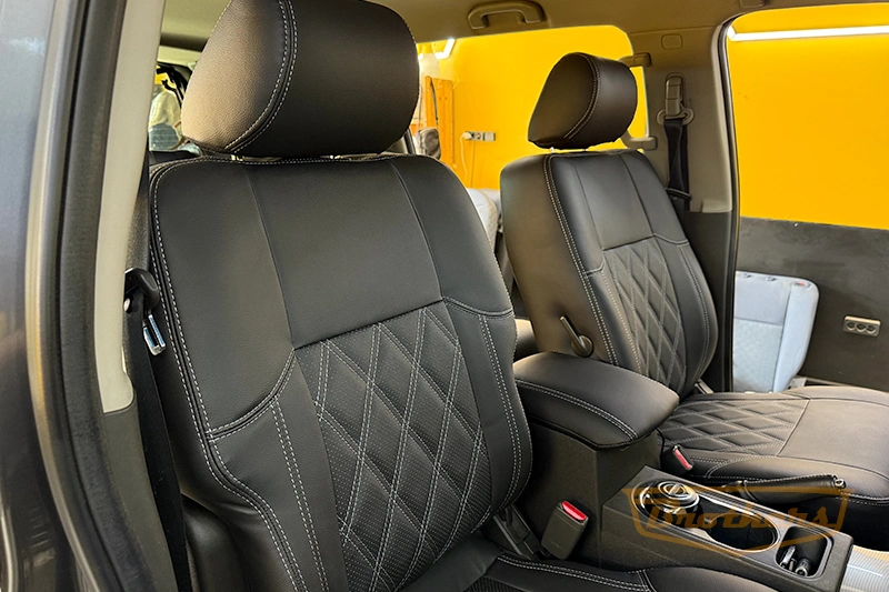 Чехлы Nissan Pathfinder (R51), серии "Premium" - серая строчка, ромбы