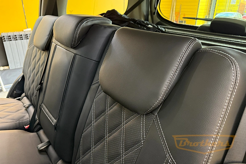 Чехлы Nissan Pathfinder (R51), серии "Premium" - серая строчка, ромбы