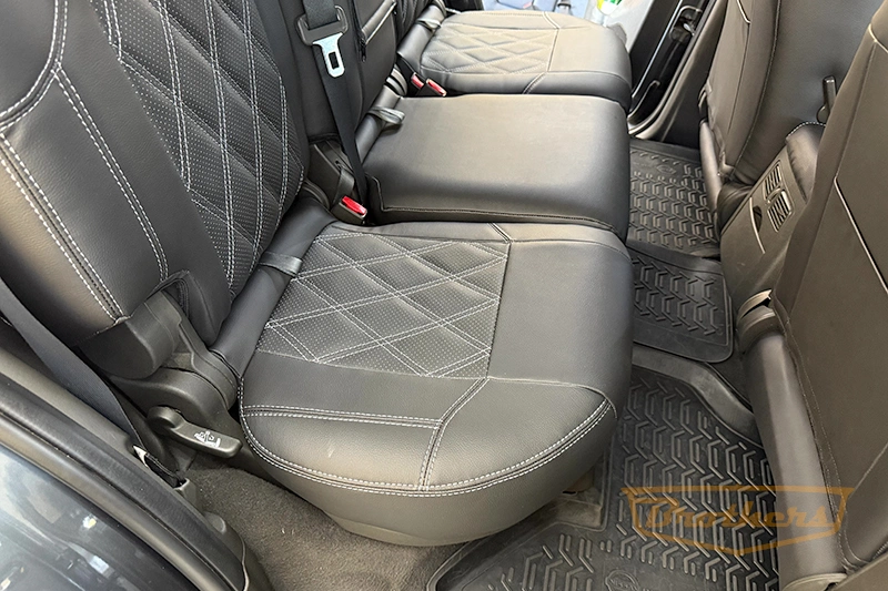 Чехлы Nissan Pathfinder (R51), серии "Premium" - серая строчка, ромбы