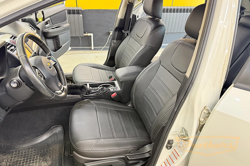 Чехлы на Subaru XV, 2011 - 2016 серии "Premium" - серая строчка (без заднего подлокотника)