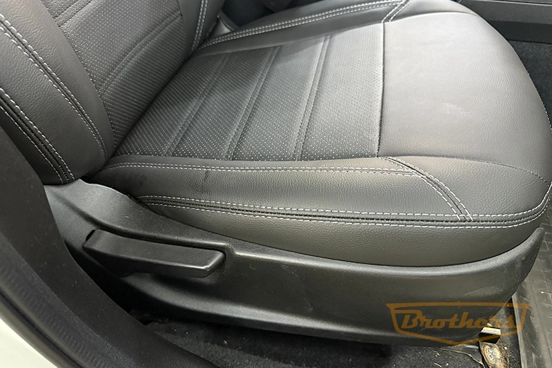 Чехлы на Subaru XV, 2011 - 2016 серии "Premium" - серая строчка (без заднего подлокотника)