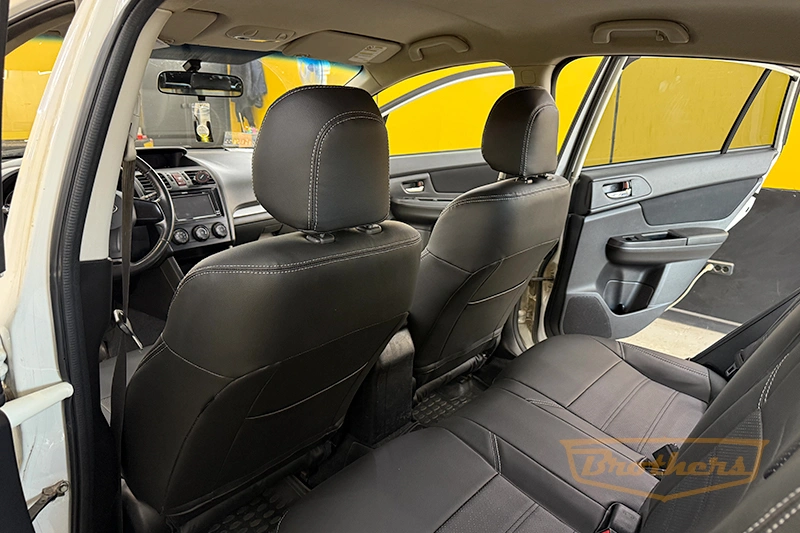 Чехлы на Subaru XV, 2011 - 2016 серии "Premium" - серая строчка (без заднего подлокотника)
