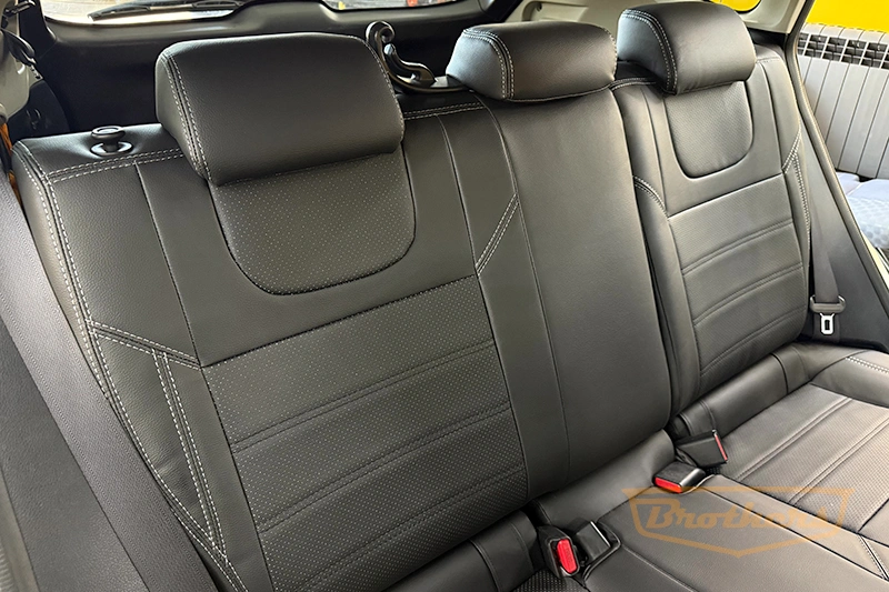 Чехлы на Subaru XV, 2011 - 2016 серии "Premium" - серая строчка (без заднего подлокотника)