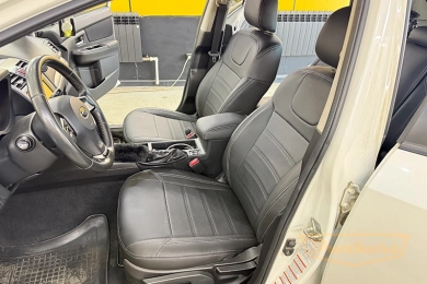 Чехлы на Subaru XV, 2011 - 2016 серии "Premium" - серая строчка (без заднего подлокотника)