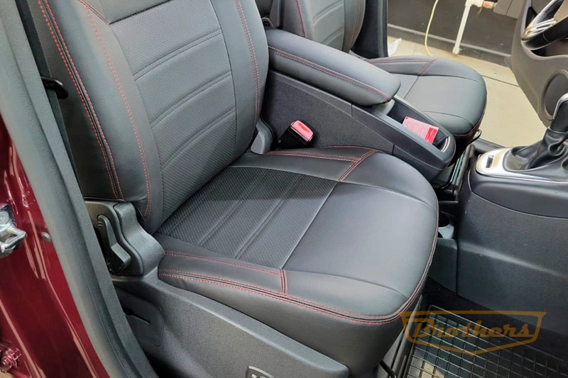 Чехлы для Renault Scenic 3, рестайлинг 2 серии "Premium" - красная строчка