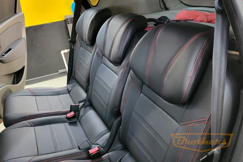 Чехлы для Renault Scenic 3, рестайлинг 2 серии "Premium" - красная строчка