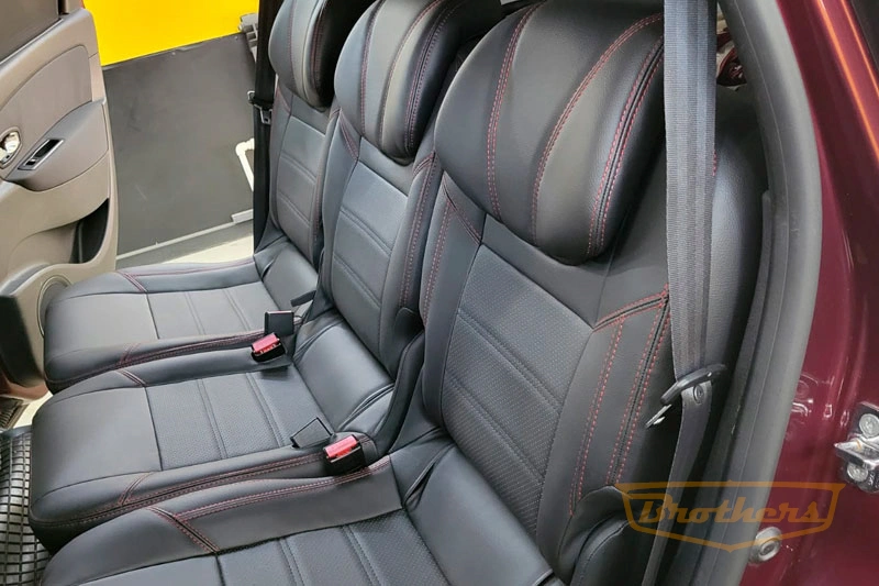 Чехлы для Renault Scenic 3, рестайлинг 2 серии "Premium" - красная строчка