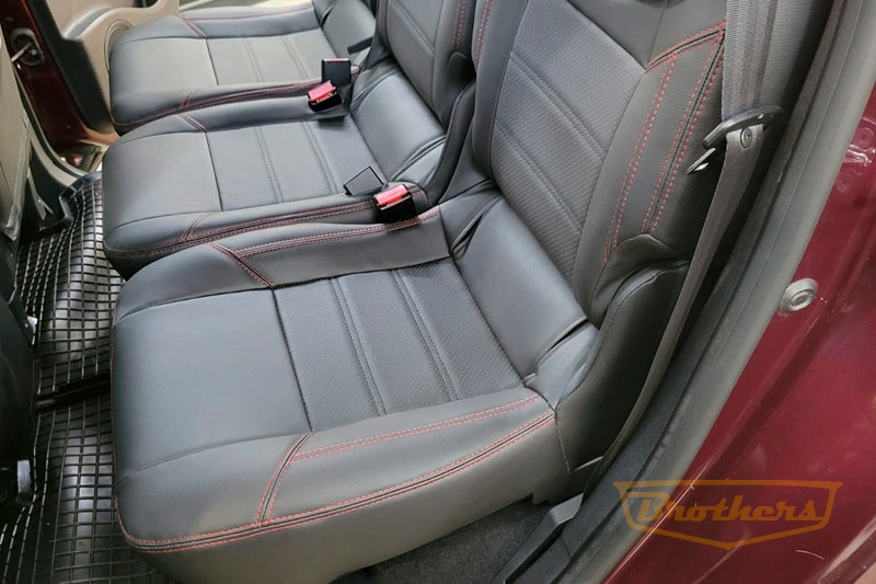 Чехлы для Renault Scenic 3, рестайлинг 2 серии "Premium" - красная строчка