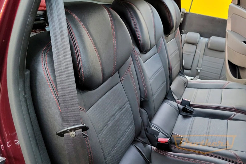 Чехлы для Renault Scenic 3, рестайлинг 2 серии "Premium" - красная строчка