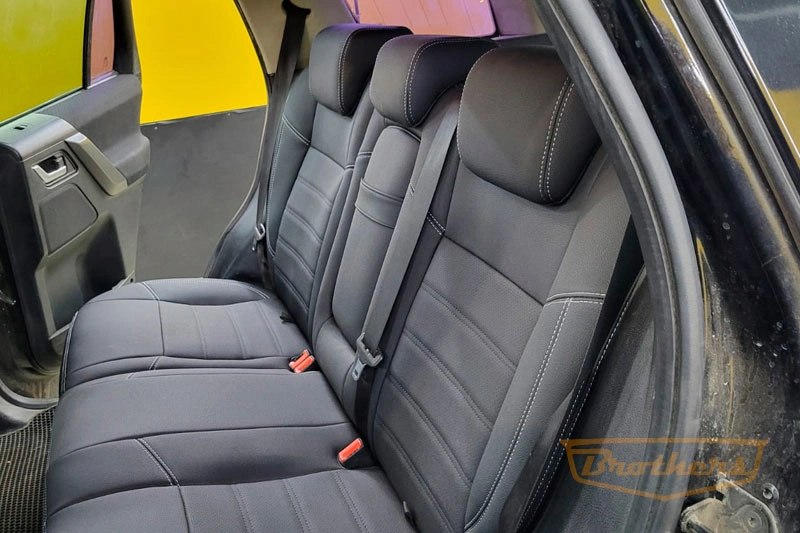 Чехлы для сидений Land Rover Free Lander 2 серии "Aurora" - серая строчка