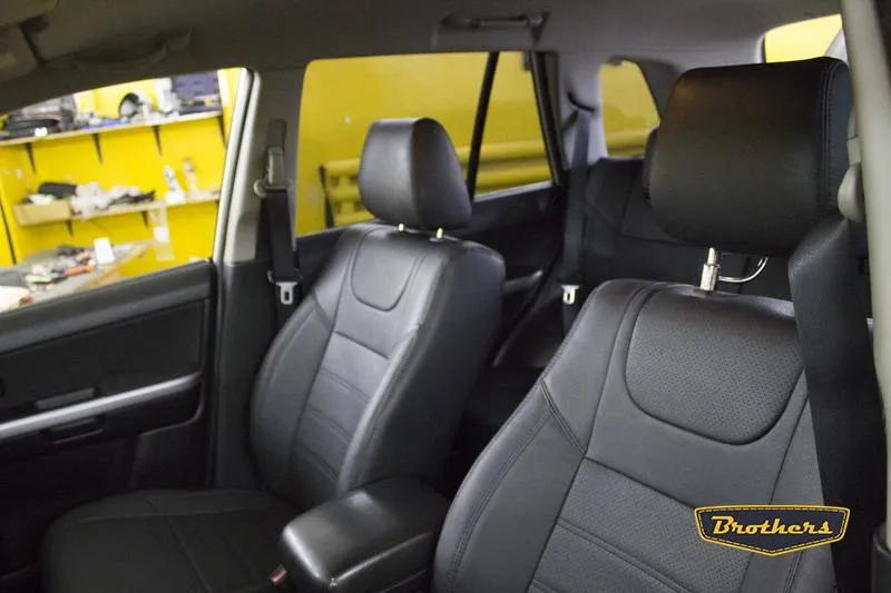 Чехлы на сузуки гранд витара из экокожи