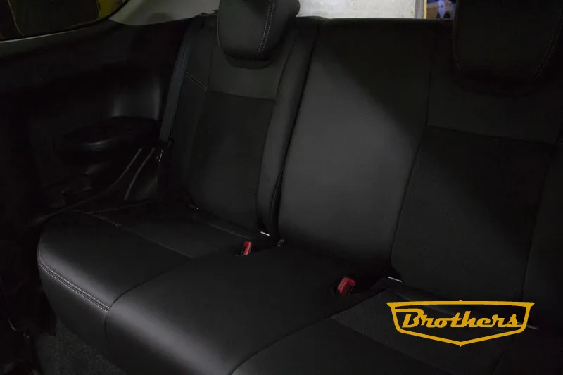 Чехлы на Suzuki Swift, серии "Textile" - серая строчка