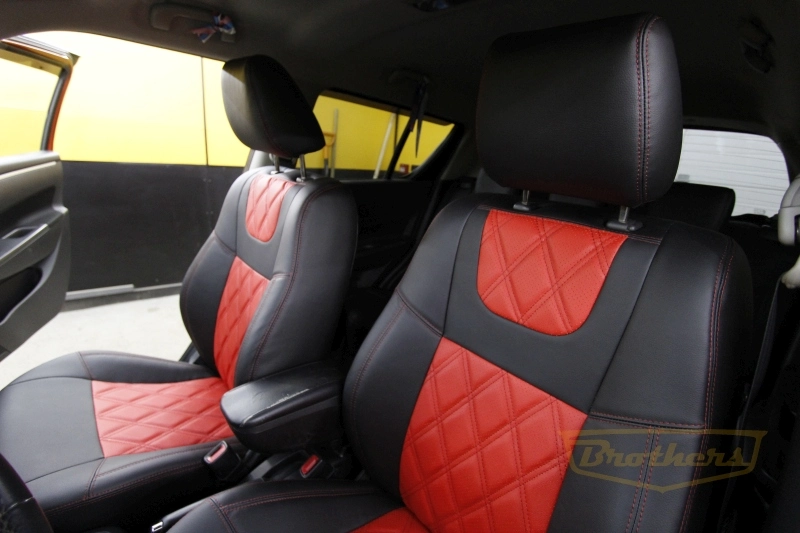 Авточехлы на Suzuki Swift (2011-2017) серии "Premium" - красная строчка, красный центр, ромбы