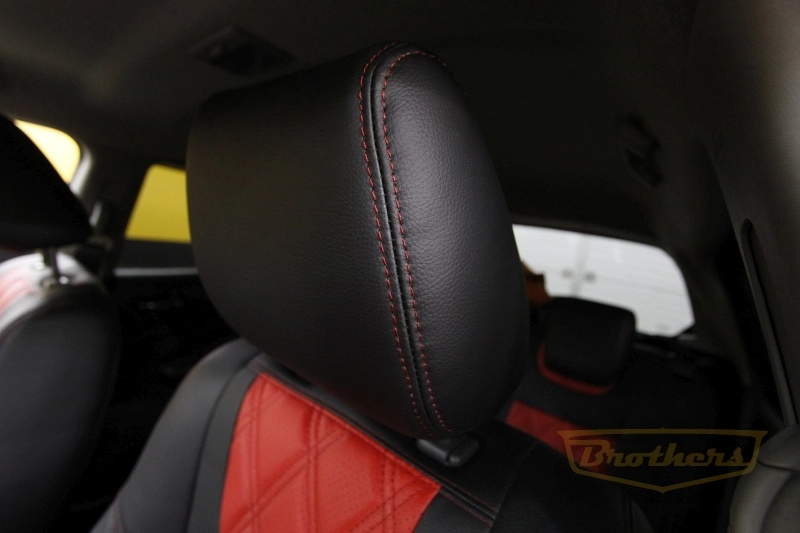 Авточехлы на Suzuki Swift (2011-2017) серии "Premium" - красная строчка, красный центр, ромбы