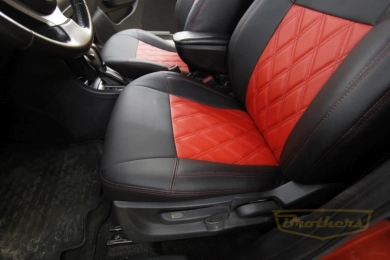 Авточехлы на Suzuki Swift (2011-2017) серии "Premium" - красная строчка, красный центр, ромбы