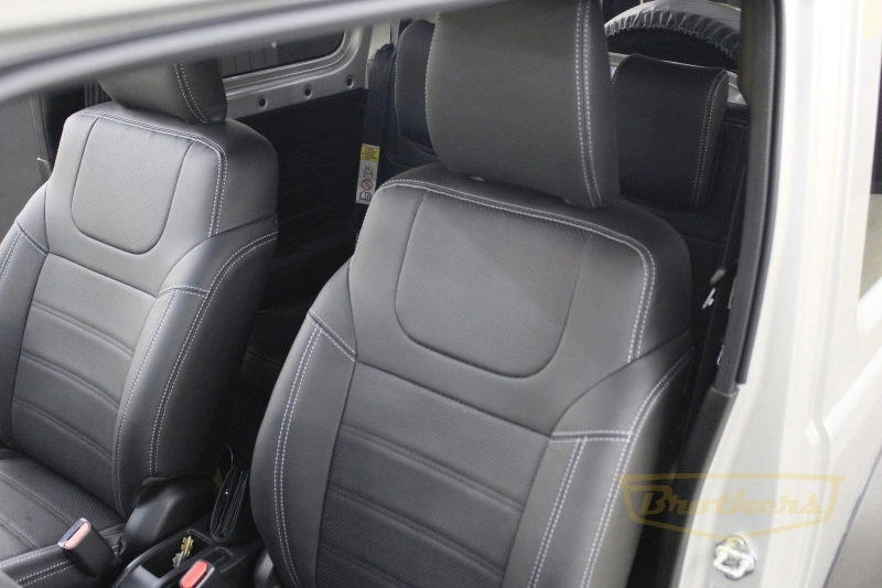 Авточехлы на Suzuki Jimny (5 дверей) серии "Premium" - серая строчка