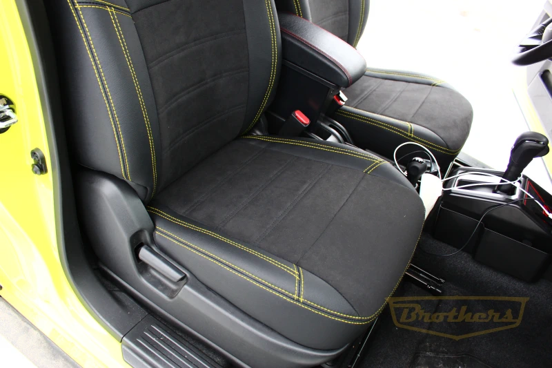 Авточехлы на Suzuki Jimny (5 дверей) серии "Alcantara" - желтая строчка, продление передних сидений алькантарой Авточехлы на Suzuki Jimny (5 дверей) серии "Alcantara" - желтая строчка, продление передних сидений алькантарой