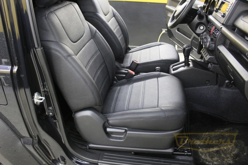 Авточехлы на Suzuki Jimny (5 дверей) серии "Aurora" - черная строчка