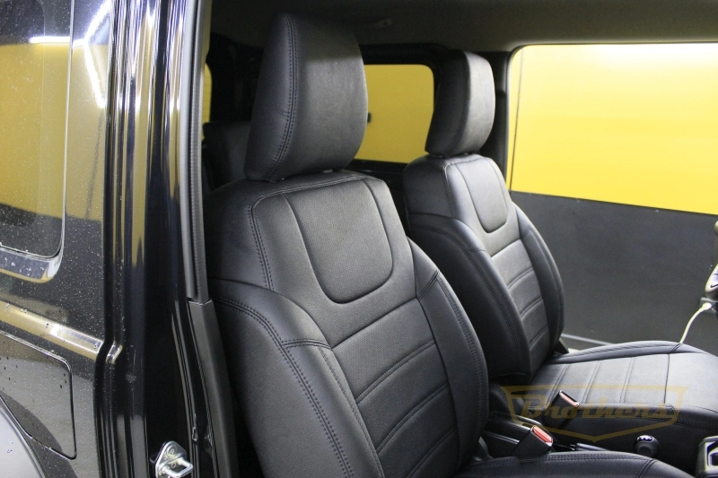 Авточехлы на Suzuki Jimny (5 дверей) серии "Aurora" - черная строчка