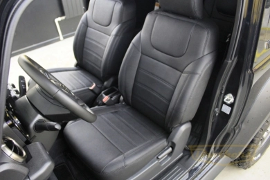 Авточехлы на Suzuki Jimny (5 дверей) серии "Aurora" - черная строчка