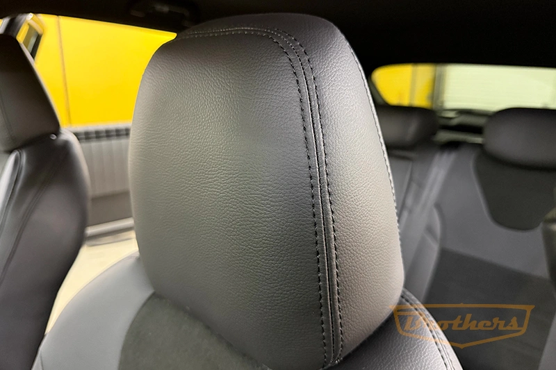 Чехлы для сидений Haval F7 II серии "Alcantara full" - черная строчка