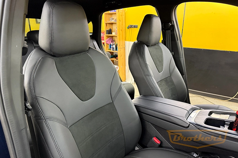 Чехлы для сидений Haval F7 II серии "Alcantara full" - черная строчка