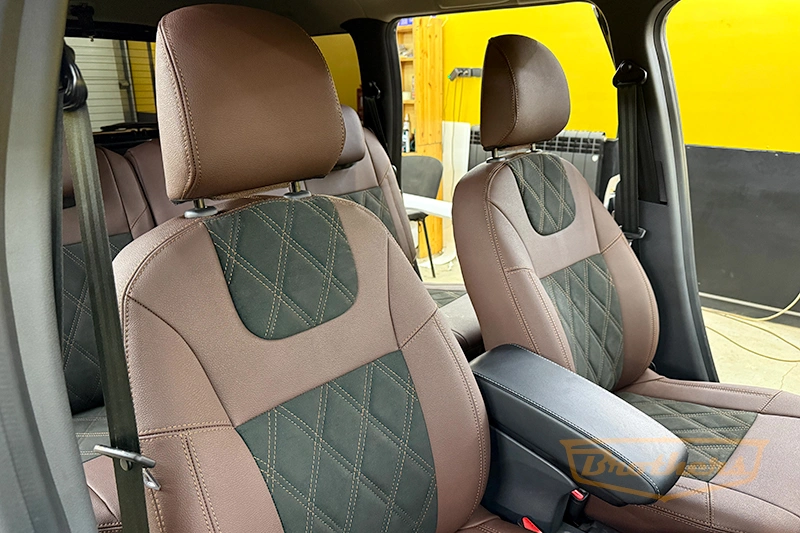 Чехлы для Lada Largus 1 рестайлинг, серии "Aurora" (цвет шоколад), алькантара - коричневая строчка, ромбы