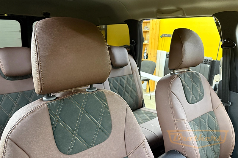 Чехлы для Lada Largus 1 рестайлинг, серии "Aurora" (цвет шоколад), алькантара - коричневая строчка, ромбы