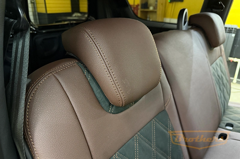 Чехлы для Lada Largus 1 рестайлинг, серии "Aurora" (цвет шоколад), алькантара - коричневая строчка, ромбы