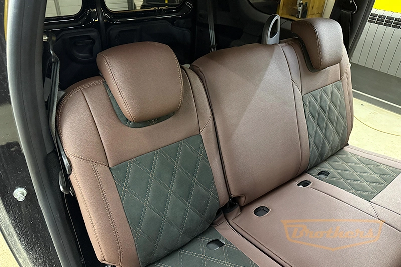 Чехлы для Lada Largus 1 рестайлинг, серии "Aurora" (цвет шоколад), алькантара - коричневая строчка, ромбы