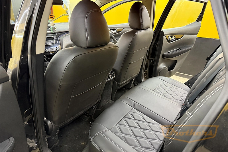 Чехлы на Nissan Qashqai J11 (SE), серии "Premium" с ромбами - серая строчка